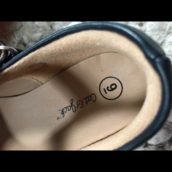 Girl’s Mary Jane Shoes - Picture 6 of 7